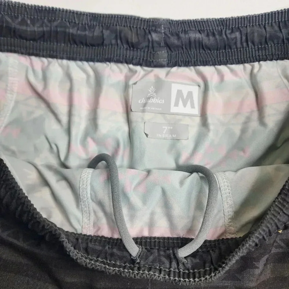 Chubbies Athletic Shorts The Quest 7" Lined Hybrid Swim Aztec Pattern Medium - Picture 5 of 8